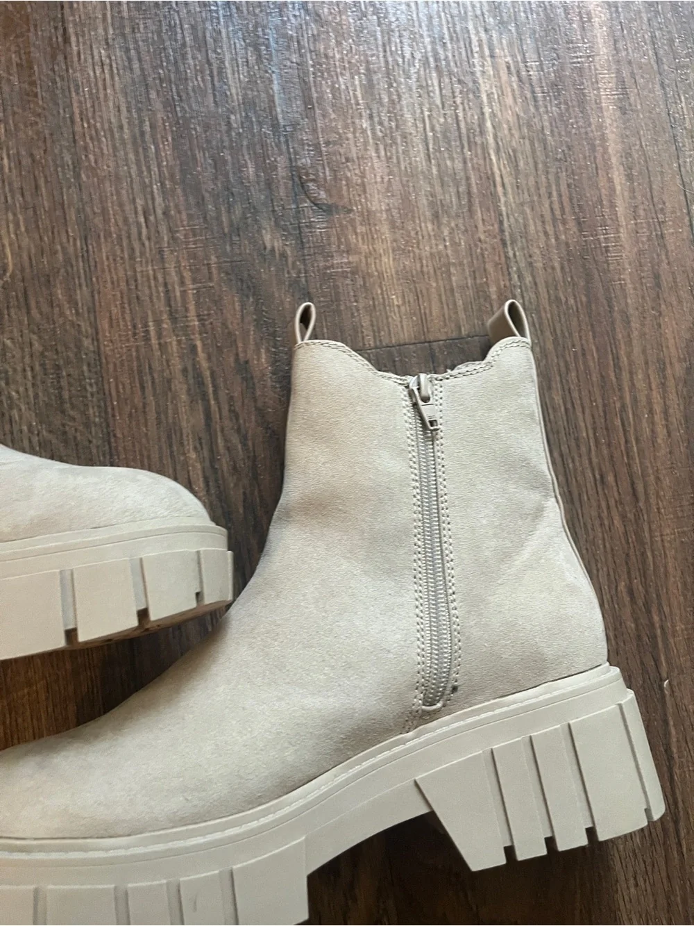 Madden NYC Chunky Chelsea Boot - Cream Women's Ankle Boot 8.5